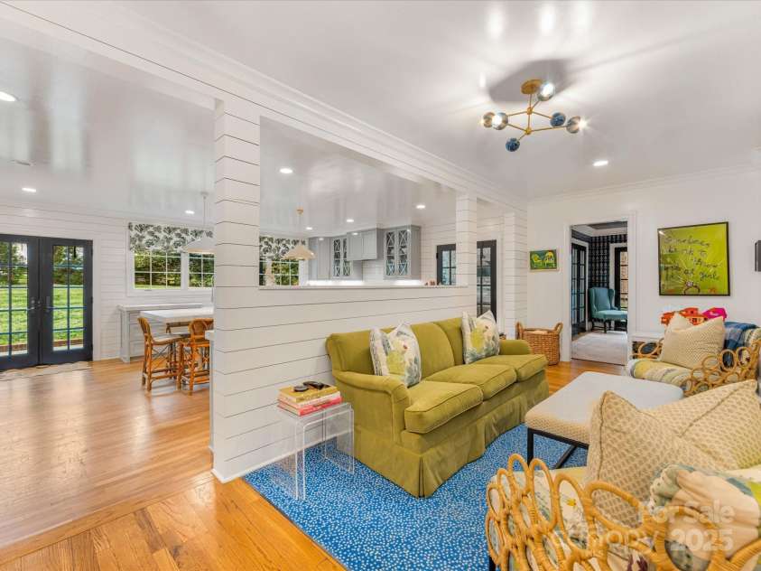 2912 Wheelock Road, Charlotte, NC 28211.  MLS# CAR4281093, YatesRealty ID 26777. 