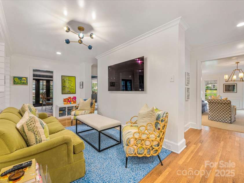 2912 Wheelock Road, Charlotte, NC 28211.  MLS# CAR4281093, YatesRealty ID 26777. 