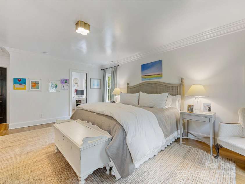 2912 Wheelock Road, Charlotte, NC 28211.  MLS# CAR4281093, YatesRealty ID 26777. 