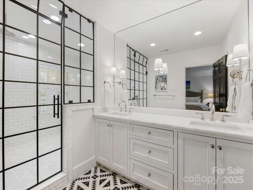 2912 Wheelock Road, Charlotte, NC 28211.  MLS# CAR4281093, YatesRealty ID 26777. 