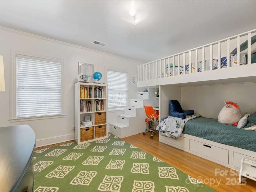 2912 Wheelock Road, Charlotte, NC 28211.  MLS# CAR4281093, YatesRealty ID 26777. 