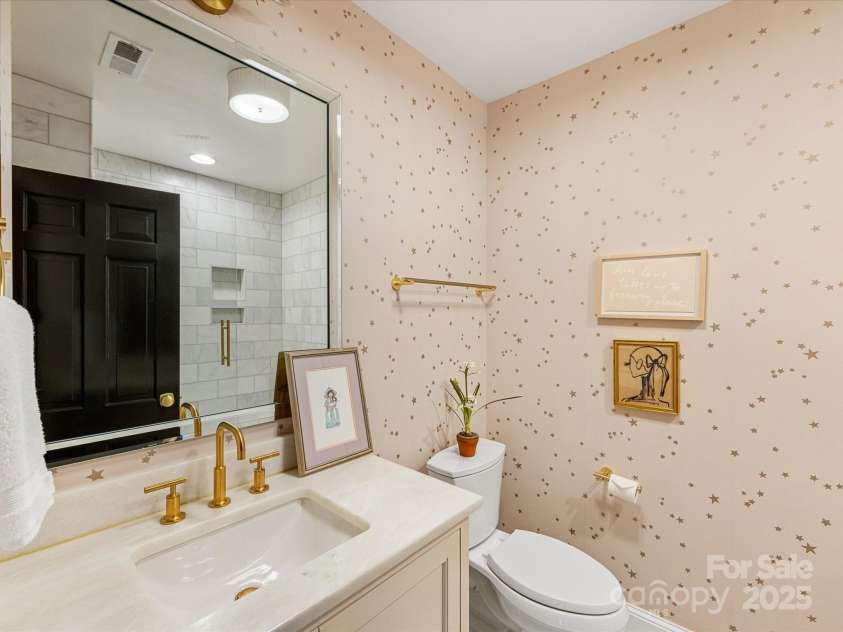 2912 Wheelock Road, Charlotte, NC 28211.  MLS# CAR4281093, YatesRealty ID 26777. 