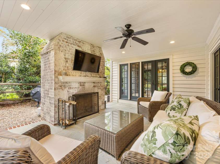 2912 Wheelock Road, Charlotte, NC 28211.  MLS# CAR4281093, YatesRealty ID 26777. 