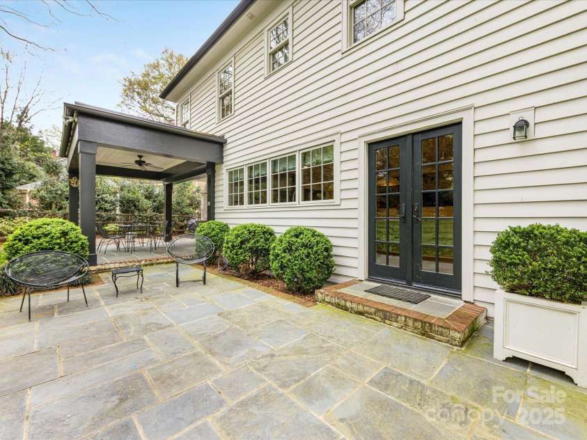 2912 Wheelock Road, Charlotte, NC 28211.  MLS# CAR4281093, YatesRealty ID 26777. 