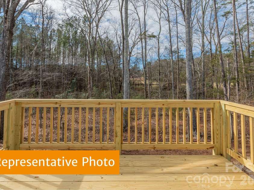 615 Cooley Drive, Salisbury, NC 28147.  MLS# CAR4388038, YatesRealty ID 26777. 