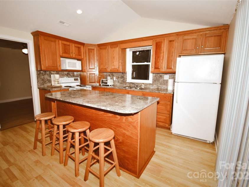 2458 Cottage Lane, Liberty Hill, SC 29074.  MLS# CAR4280402, YatesRealty ID 26778. 