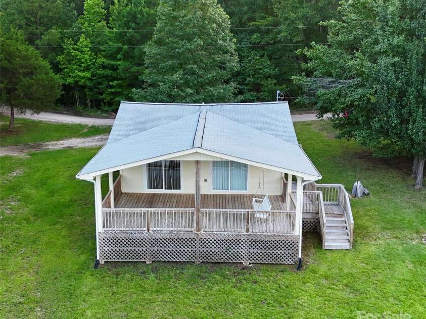 2458 Cottage Lane, Liberty Hill, SC 29074.  MLS# CAR4280402, YatesRealty ID 26778. 