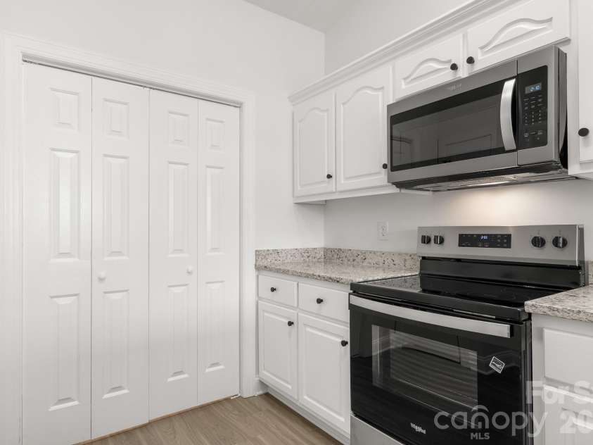 3929 Jasmine Lane, Denver, NC 28037.  MLS# CAR4369041, YatesRealty ID 26778. 