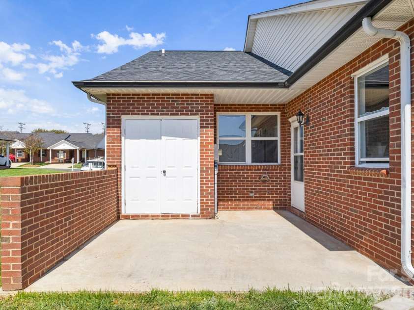 3929 Jasmine Lane, Denver, NC 28037.  MLS# CAR4369041, YatesRealty ID 26778. 