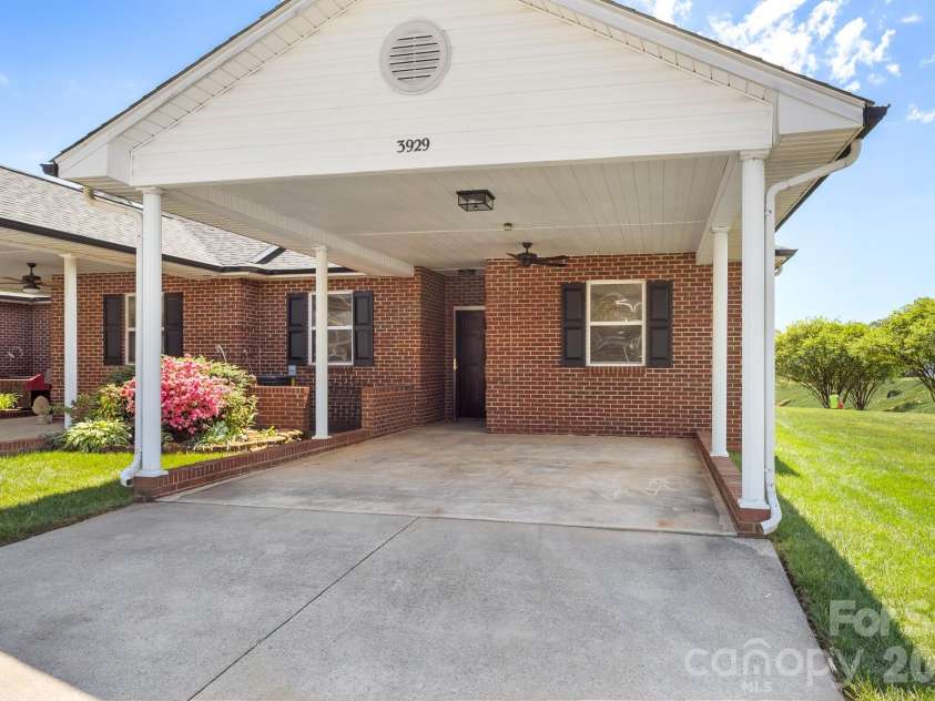 3929 Jasmine Lane, Denver, NC 28037.  MLS# CAR4369041, YatesRealty ID 26778. 