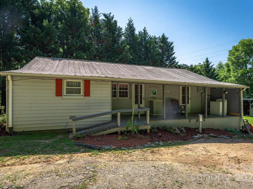 41 Crosscut Drive, Marion, NC 28752.  MLS# CAR4273691, YatesRealty ID 26779. 