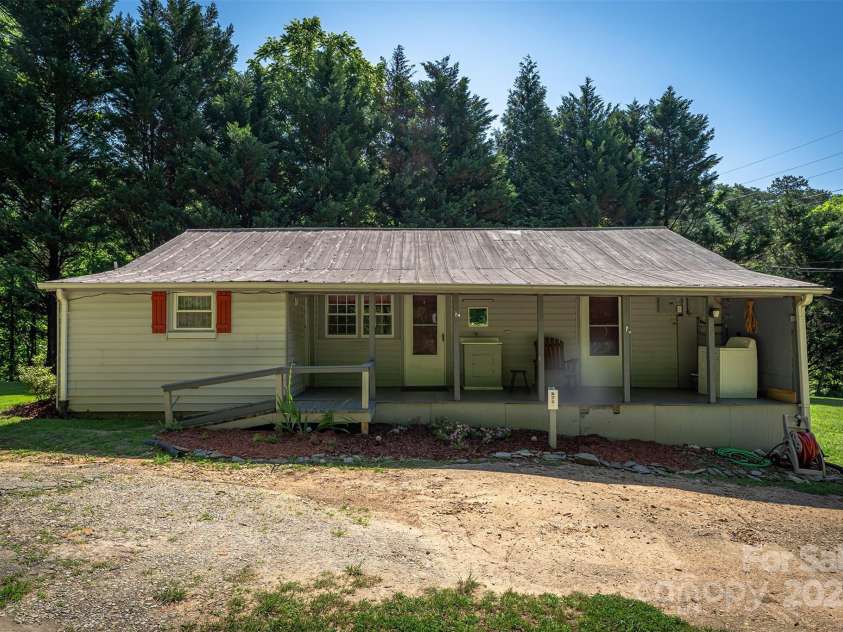 41 Crosscut Drive, Marion, NC 28752.  MLS# CAR4273691, YatesRealty ID 26779. 