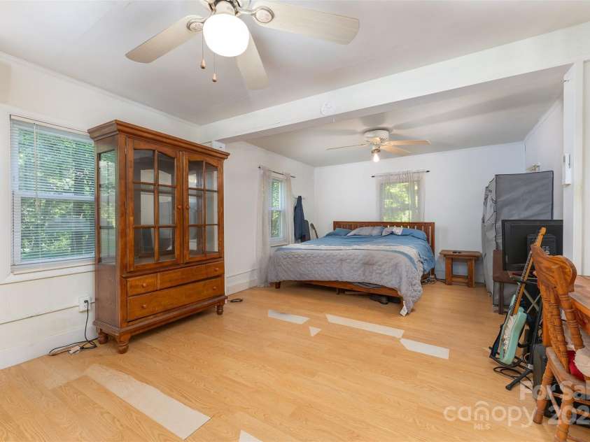 41 Crosscut Drive, Marion, NC 28752.  MLS# CAR4273691, YatesRealty ID 26779. 