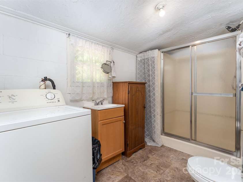 41 Crosscut Drive, Marion, NC 28752.  MLS# CAR4273691, YatesRealty ID 26779. 