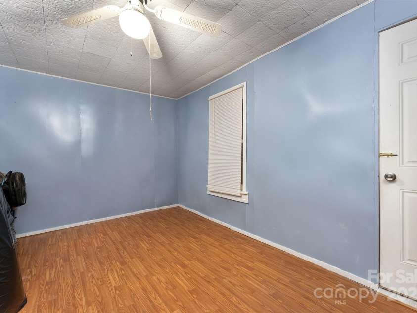 41 Crosscut Drive, Marion, NC 28752.  MLS# CAR4273691, YatesRealty ID 26779. 