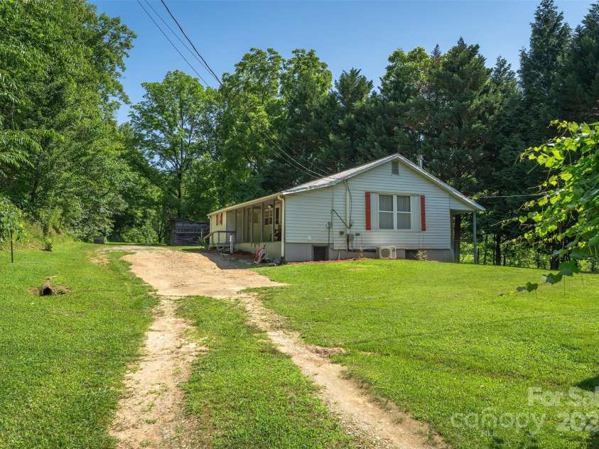 41 Crosscut Drive, Marion, NC 28752.  MLS# CAR4273691, YatesRealty ID 26779. 