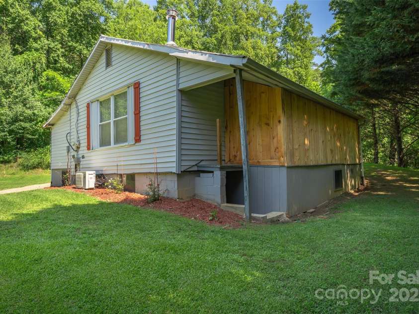 41 Crosscut Drive, Marion, NC 28752.  MLS# CAR4273691, YatesRealty ID 26779. 