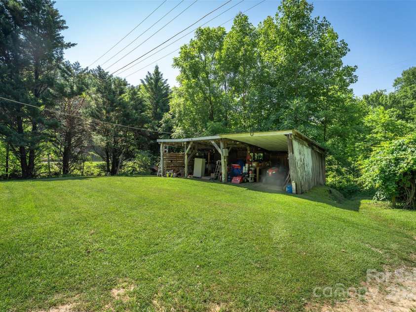 41 Crosscut Drive, Marion, NC 28752.  MLS# CAR4273691, YatesRealty ID 26779. 