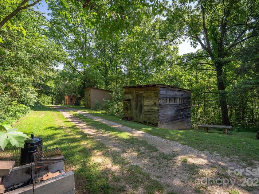 41 Crosscut Drive, Marion, NC 28752.  MLS# CAR4273691, YatesRealty ID 26779. 