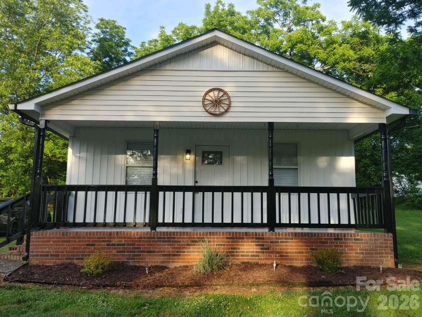 702 Harmon Road, Kings Mountain, NC 28086.  MLS# CAR4387451, YatesRealty ID 26779. 