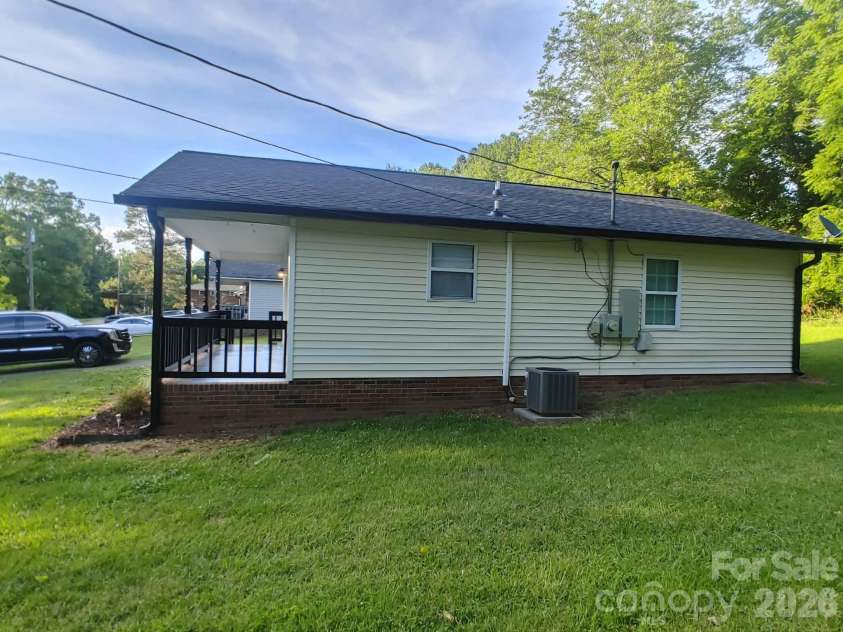 702 Harmon Road, Kings Mountain, NC 28086.  MLS# CAR4387451, YatesRealty ID 26779. 
