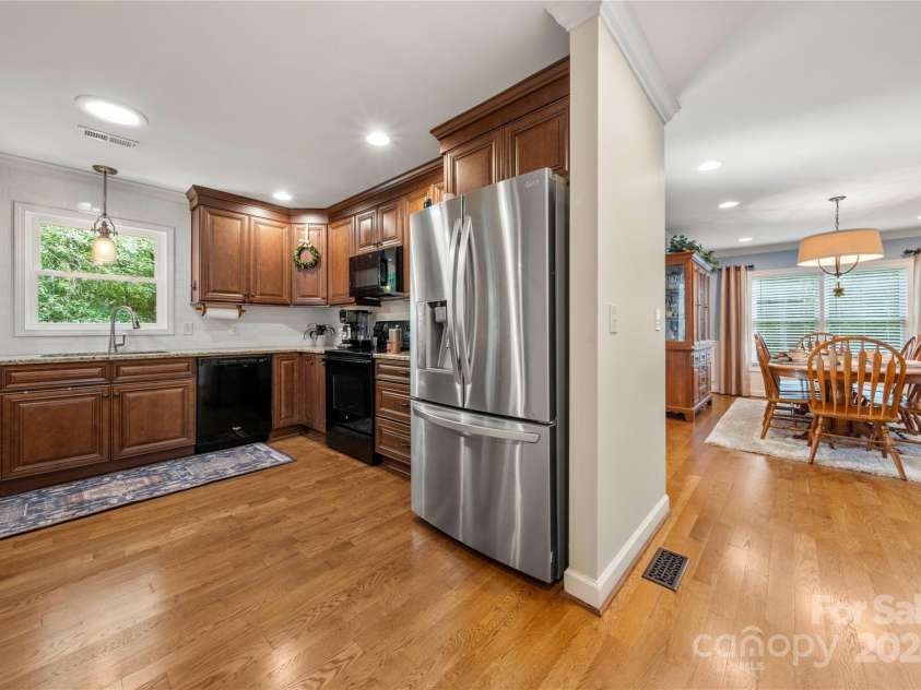 1447 London Drive, Rock Hill, SC 29732.  MLS# CAR4180114, YatesRealty ID 2678. Kitchen/Dining Room