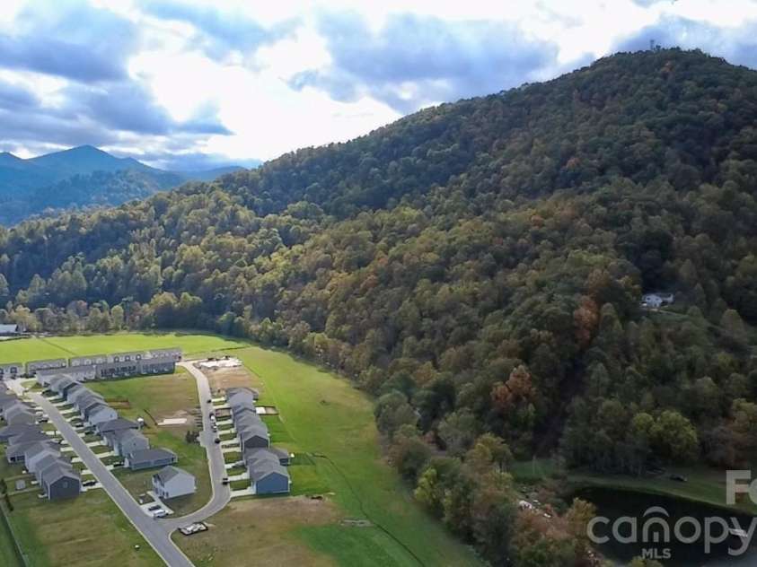 76 Creekwalk Lane, Waynesville, NC 28785.  MLS# CAR4339935, YatesRealty ID 2678. Community Overview