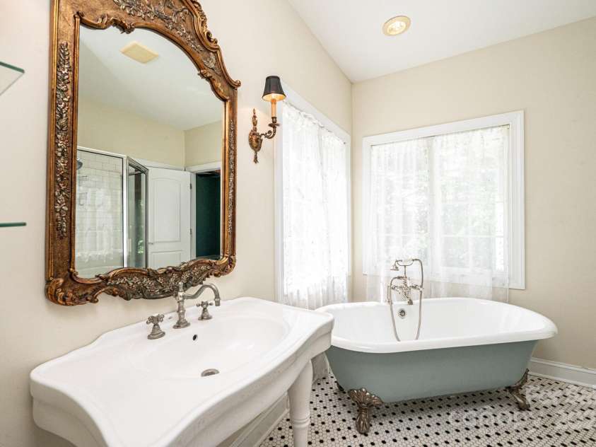 3406 Zion Church Road, Hickory, NC 28602.  MLS# CAR4281175, YatesRealty ID 26780. 