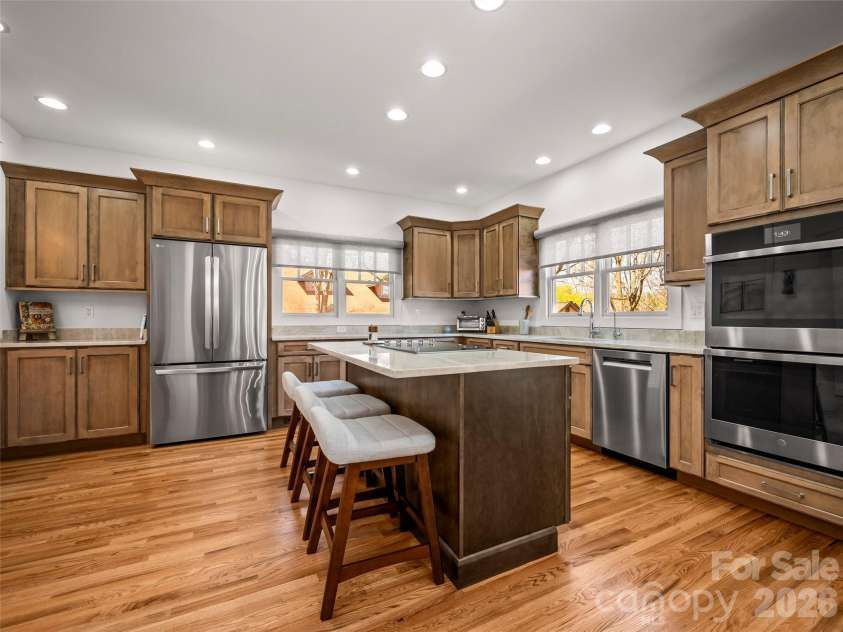 19 Lacoste Drive, Hendersonville, NC 28739.  MLS# CAR4386637, YatesRealty ID 26783. 