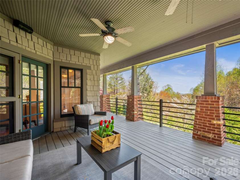 19 Lacoste Drive, Hendersonville, NC 28739.  MLS# CAR4386637, YatesRealty ID 26783. 