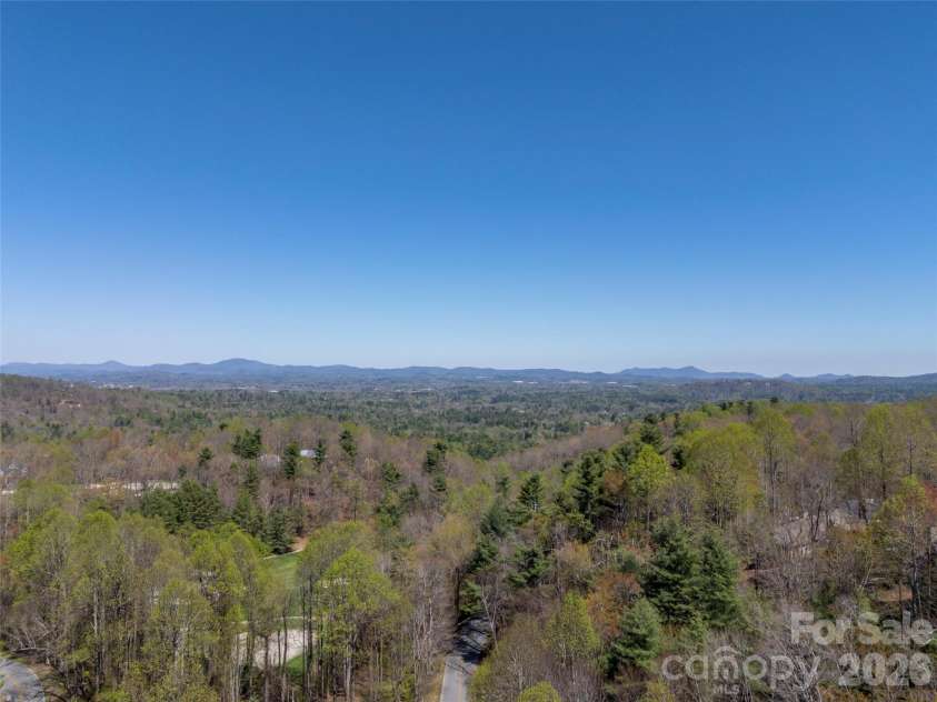 19 Lacoste Drive, Hendersonville, NC 28739.  MLS# CAR4386637, YatesRealty ID 26783. 