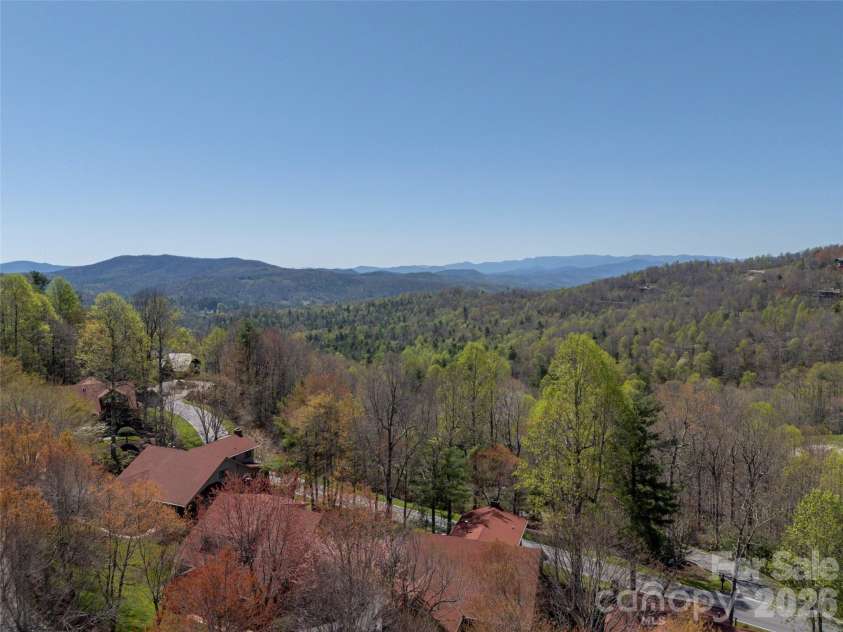 19 Lacoste Drive, Hendersonville, NC 28739.  MLS# CAR4386637, YatesRealty ID 26783. 
