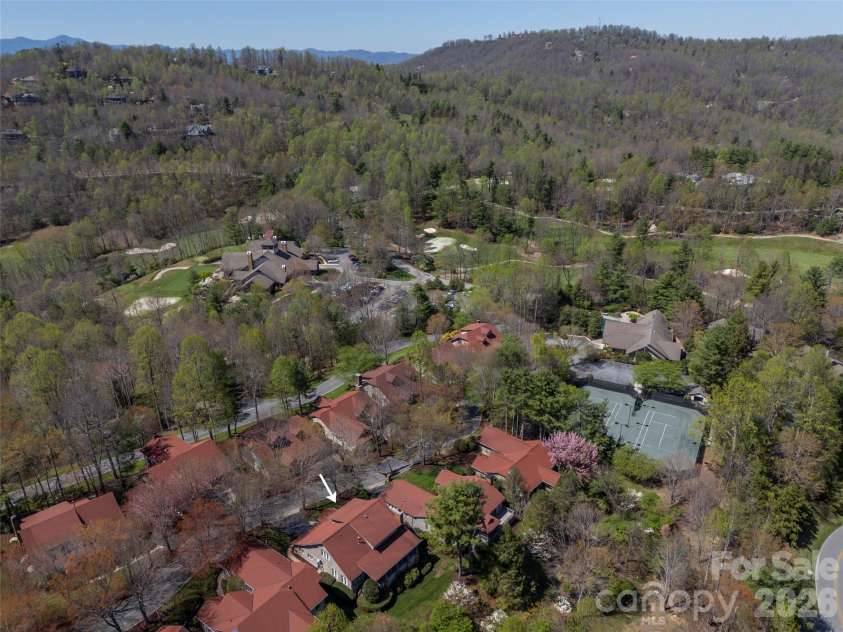 19 Lacoste Drive, Hendersonville, NC 28739.  MLS# CAR4386637, YatesRealty ID 26783. 