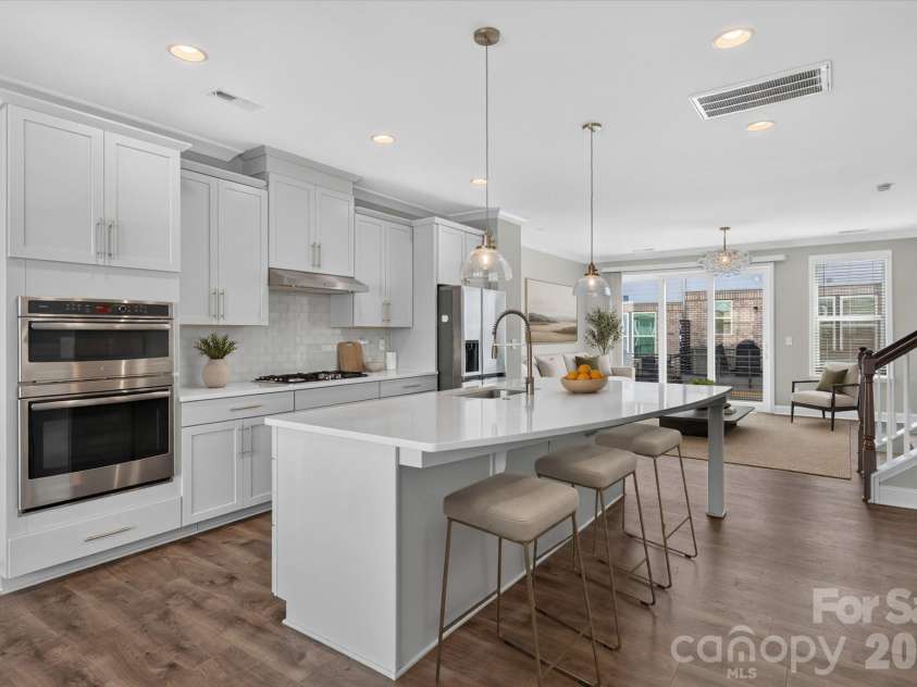 314 Hastings Run Drive, Charlotte, NC 28211.  MLS# CAR4395662, YatesRealty ID 26784. 