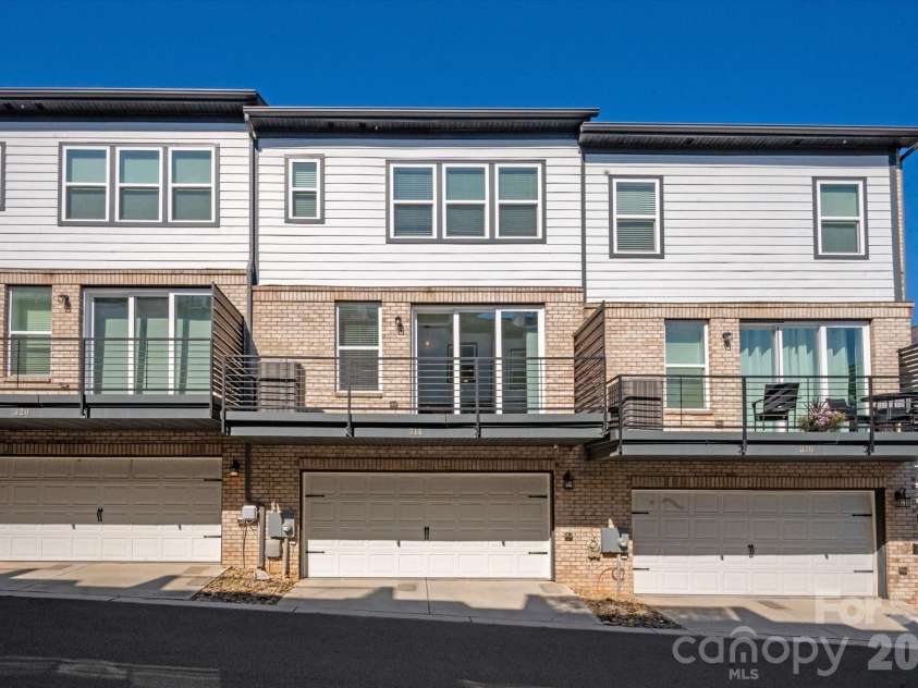 314 Hastings Run Drive, Charlotte, NC 28211.  MLS# CAR4395662, YatesRealty ID 26784. 