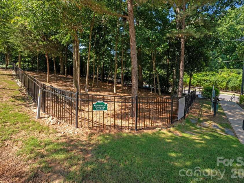 314 Hastings Run Drive, Charlotte, NC 28211.  MLS# CAR4395662, YatesRealty ID 26784. 