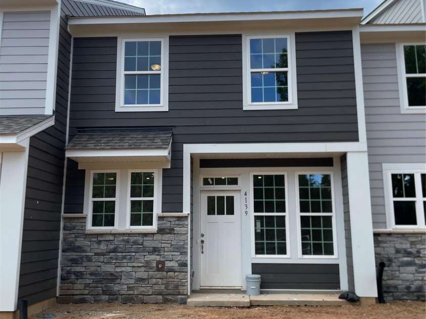 4131 Walking Ridge Road, Charlotte, NC 28208.  MLS# CAR4280847, YatesRealty ID 26785. 4131 Walking Ridge Rd