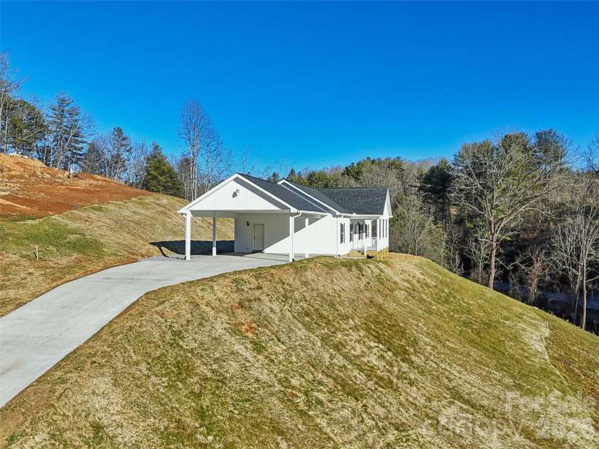 56 Big Branch Drive, Mars Hill, NC 28754.  MLS# CAR4347159, YatesRealty ID 26785. 