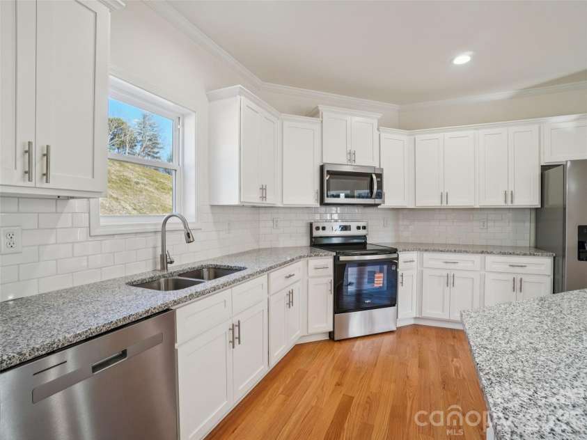 56 Big Branch Drive, Mars Hill, NC 28754.  MLS# CAR4347159, YatesRealty ID 26785. Kitchen