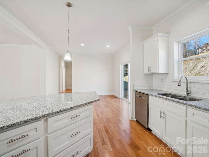 56 Big Branch Drive, Mars Hill, NC 28754.  MLS# CAR4347159, YatesRealty ID 26785. Kitchen