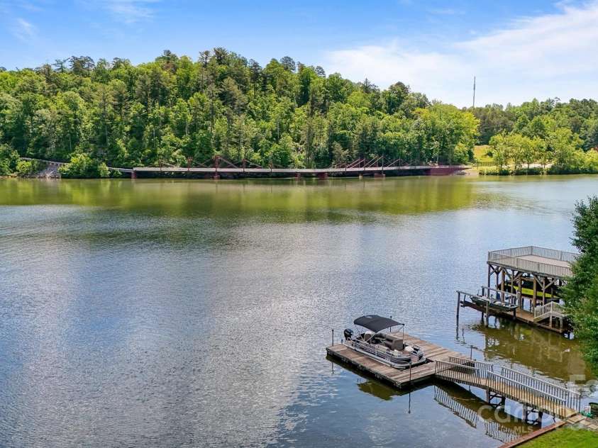 6664 Lake Shore Drive, Hickory, NC 28601.  MLS# CAR4256020, YatesRealty ID 26787. 