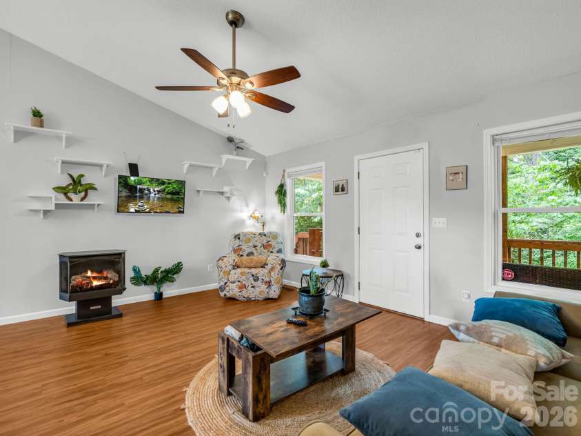 23 Peace Street, Asheville, NC 28806.  MLS# CAR4384330, YatesRealty ID 26788. 