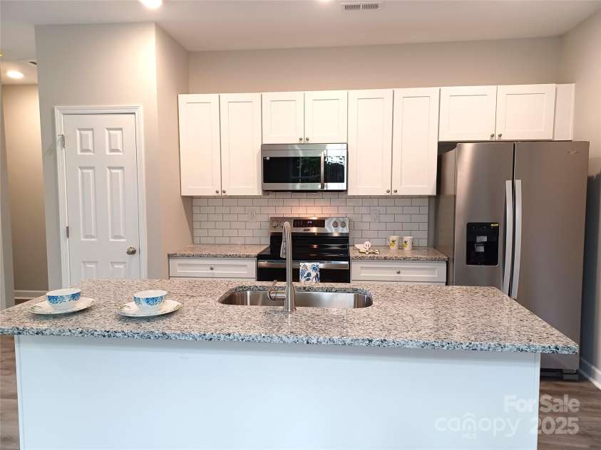 368 Lippard Farm Road, Statesville, NC 28625.  MLS# CAR4277518, YatesRealty ID 26788. ... slow close doors & drawers and a full size pantry