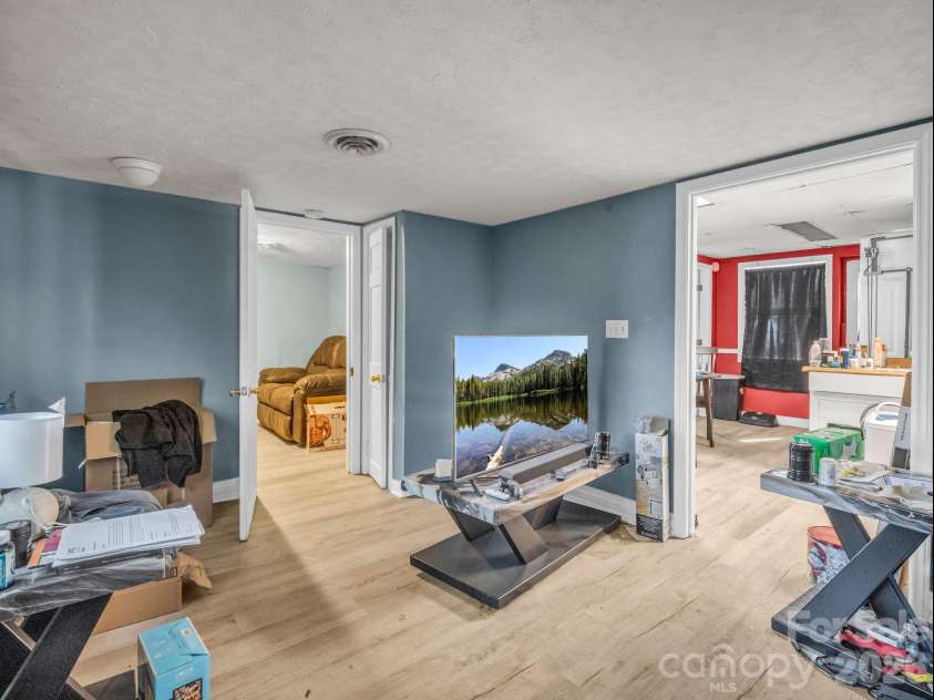 76 Adeles Way, Hendersonville, NC 28792.  MLS# CAR4368452, YatesRealty ID 26789. 