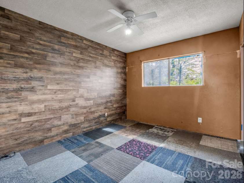 76 Adeles Way, Hendersonville, NC 28792.  MLS# CAR4368452, YatesRealty ID 26789. 