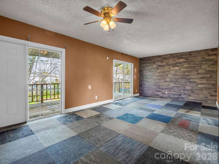 76 Adeles Way, Hendersonville, NC 28792.  MLS# CAR4368452, YatesRealty ID 26789. 
