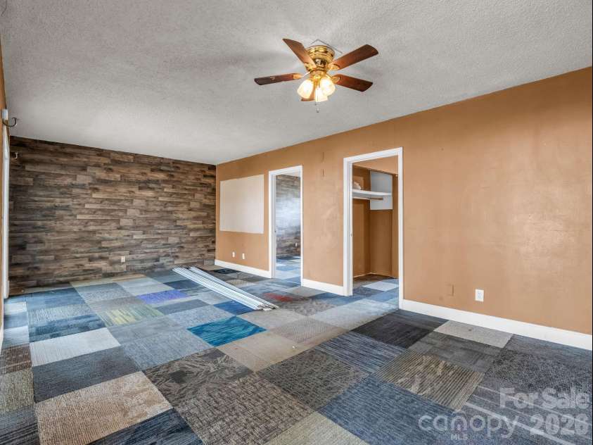 76 Adeles Way, Hendersonville, NC 28792.  MLS# CAR4368452, YatesRealty ID 26789. 