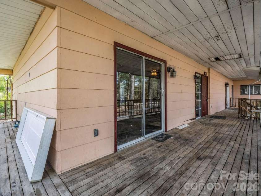 76 Adeles Way, Hendersonville, NC 28792.  MLS# CAR4368452, YatesRealty ID 26789. 