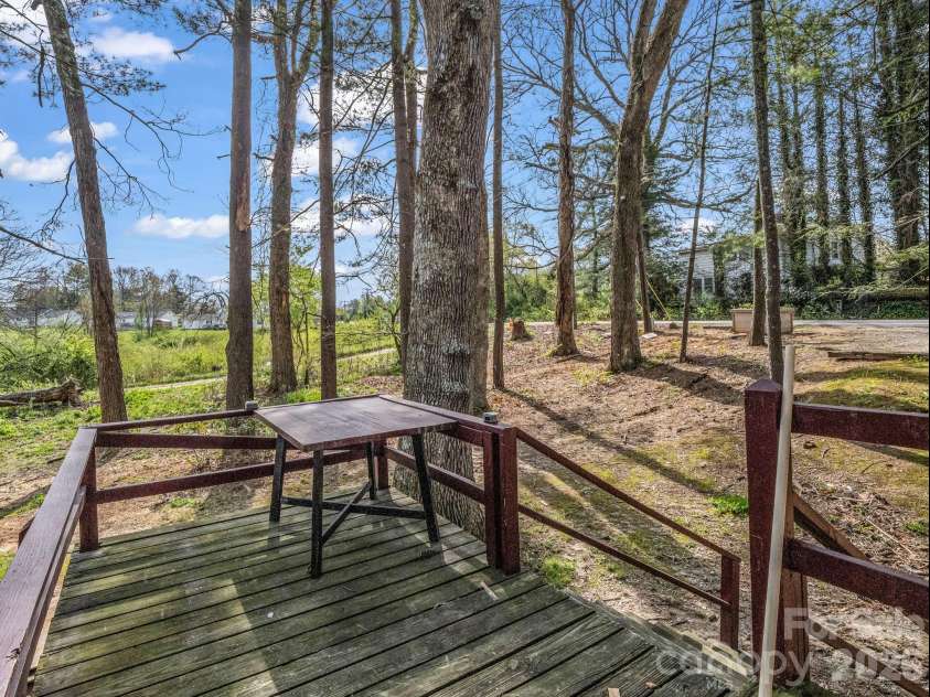 76 Adeles Way, Hendersonville, NC 28792.  MLS# CAR4368452, YatesRealty ID 26789. 