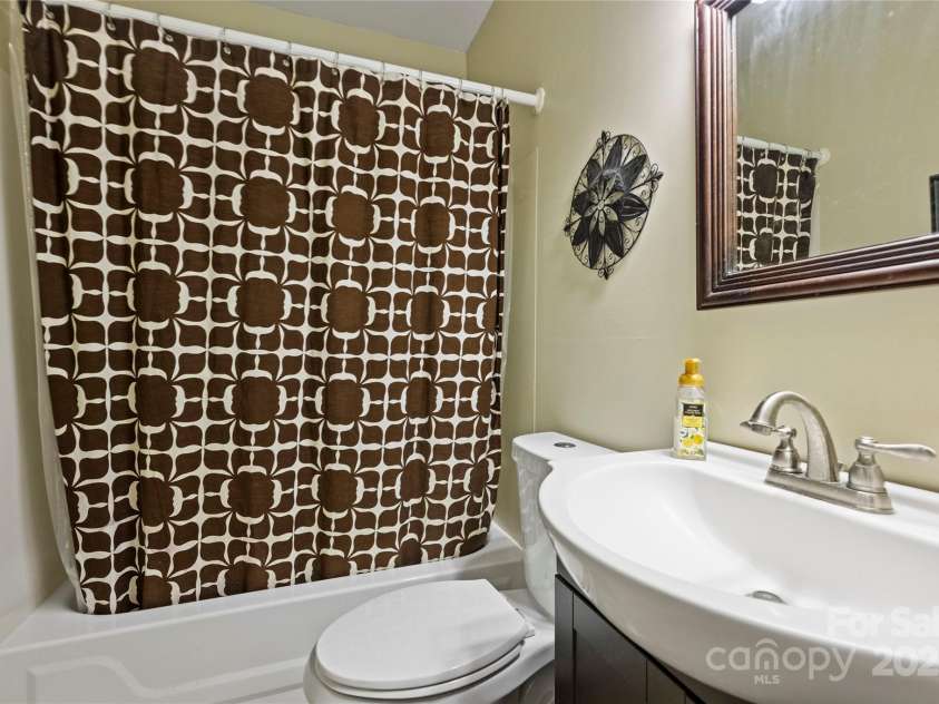 8917 New Oak Lane, Huntersville, NC 28078.  MLS# CAR4282861, YatesRealty ID 26789. 3rd Full Bathroom Lower